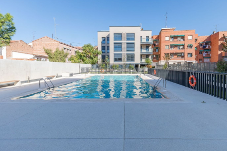 Swimmimg pool in Madrid